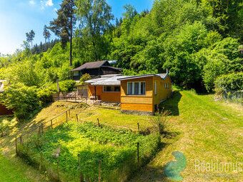 Prodam chalupu 2+1 s rozdelanym domem 4+1. 15km od ČB. Prosí