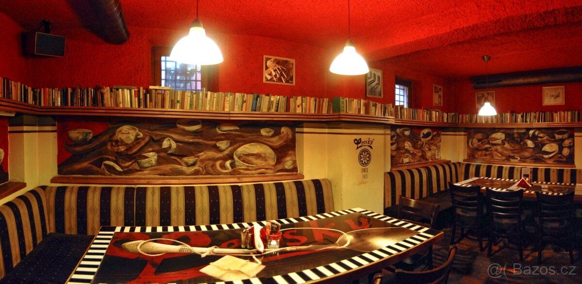 Nabízím pronájem zavedené fungující restaurace v centru Ostr