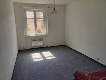 Nabízím pronájem částečně vybaveného bytu 2+1 63m2 v druhém 