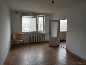 Pronájem nadstandartně velkého bytu 3+1 80m2. V přízemí pane