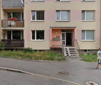 Pronájem nadstandartně velkého bytu 3+1 80m2. V přízemí pane