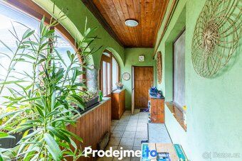 Ev.č. 100199 Rodinný dům s uzavřeným dvorem a prostornou sto