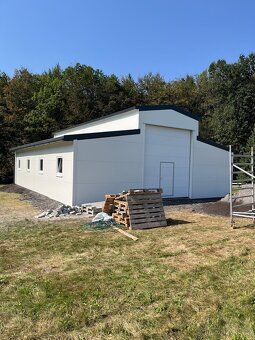 Prodám velkou garáž o rozměrech: š.12m, hl. 8m, v.4m. Pozink