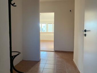 Nabízíme k prodeji prostorný byt 3+1 v osobním vlastnictví b