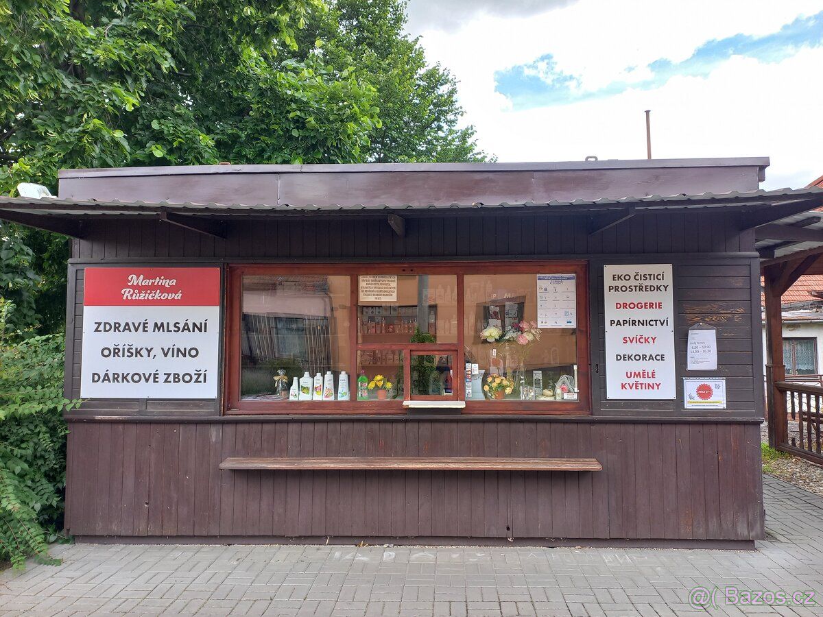 Prodám stánek,16m²,připojení na elektřinu,WiFi,v ceně regály