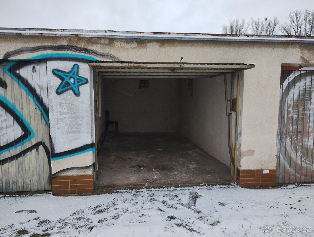 Pronajmu garaz Slezske Predmesti 24000kc rocne, moznost pron