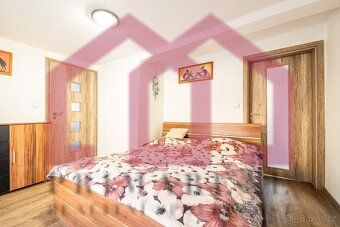 Nabízíme k prodeji rodinný dům o dispozici 5+1 s velkou zahr