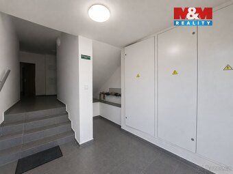 Hledáte byt se snadnou dostupností do Prahy a bezpečné soukr