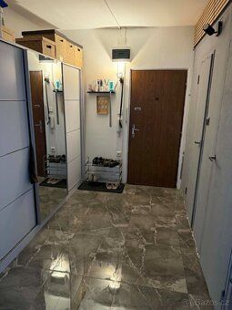 Nabízím k prodeji prostorný byt 2+1 o celkové ploše 61 m. By