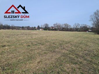 Nabízím Vám ke koupi rovinatý pozemek o výměře 7.680m2 určen
