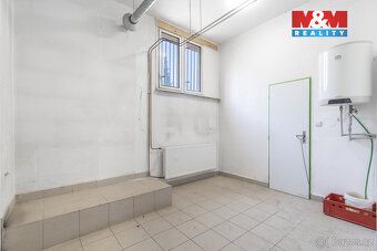 Nabízíme Vám k prodeji obchodní objekt s celkovou užitnou pl