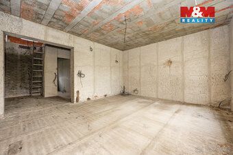Prodej rozestavěného řadového rodinného domu v centru obce Ž