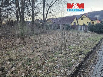 Nabízíme k prodeji pozemek o rozloze 696 m² v klidné části o