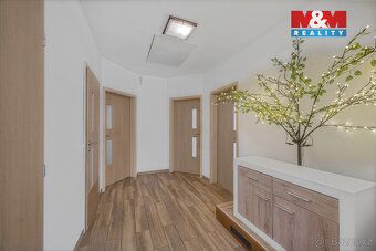Nabízíme k prodeji atraktivní bungalov o dispozici 4+kk, sit