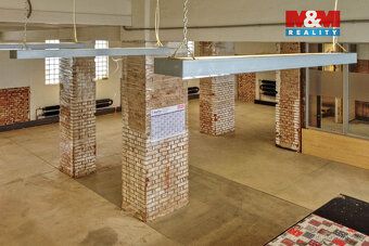 Nabízíme k pronájmu vytápěnou přízemní halu o užitné ploše 2