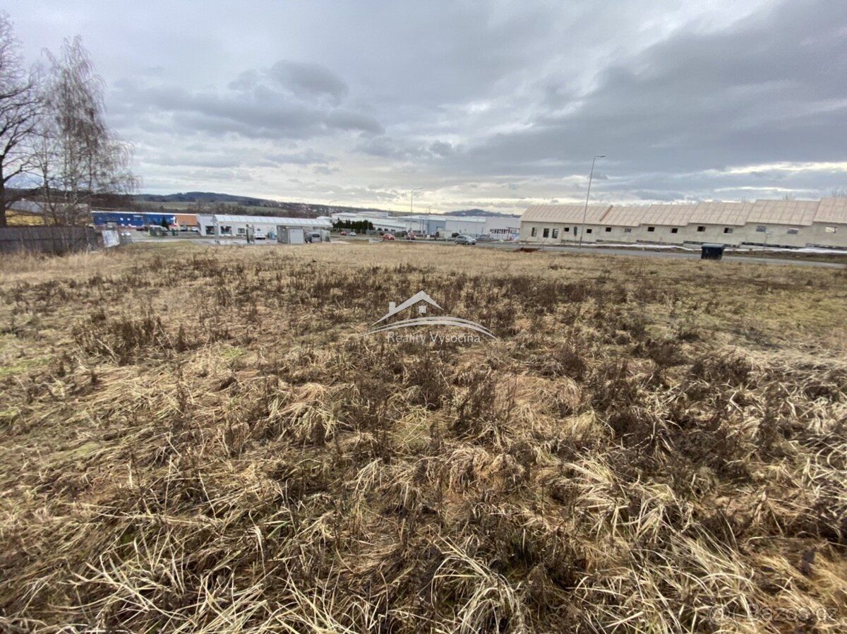 Nabízíme Vám k pronájmu pěkný pozemek o výměře 1.000m2 (možn