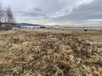 Nabízíme Vám k pronájmu pěkný pozemek o výměře 1.000m2 (možn