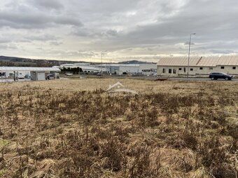 Nabízíme Vám k pronájmu pěkný pozemek o výměře 1.000m2 (možn