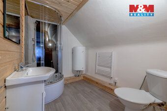 Hledáte místo, kde se snoubí klid, příroda a pohodlí? Tento 