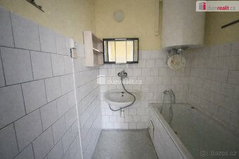 , Nabízíme k prodeji velmi prostorný byt o dispozici 3+1 v ž