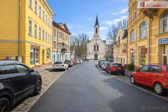, Nabízíme k prodeji velmi prostorný byt o dispozici 3+1 v ž