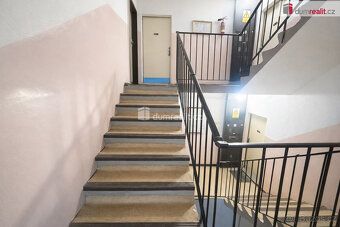 , Nabízíme k prodeji velmi prostorný byt o dispozici 3+1 v ž