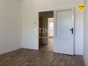 Nabízím k pronájmu krásný byt v 2. patře o dispozici 3+1 s m