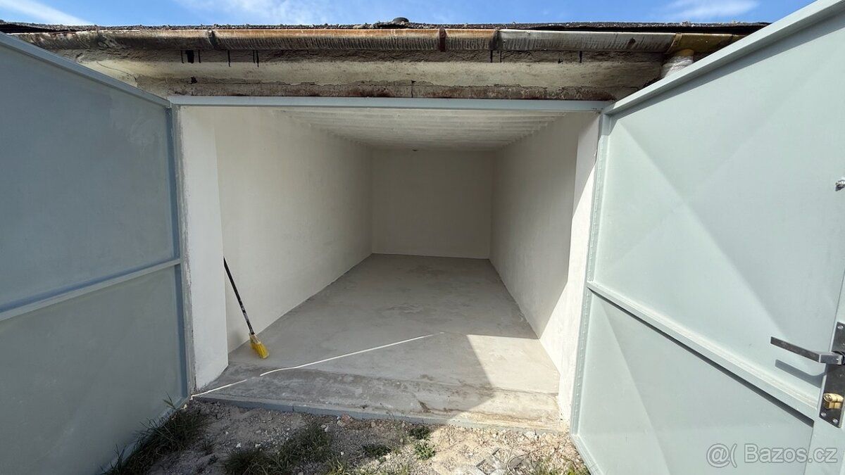 Nabízím ke svému pronájmu prostornou garáž o výměře 18 m², n