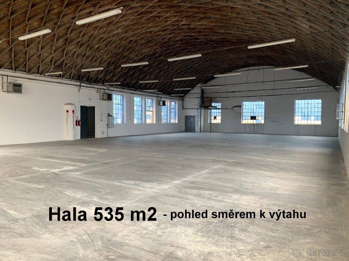 Prostory jsou umístěny ve 2. patře s celkovou plochou 535 m2
