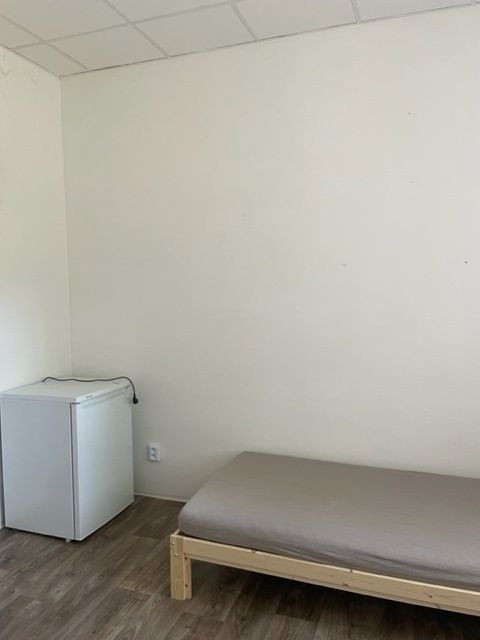 Pronajmu 2 spojené pokoje s vlastním WC a sprchovým koutem. 