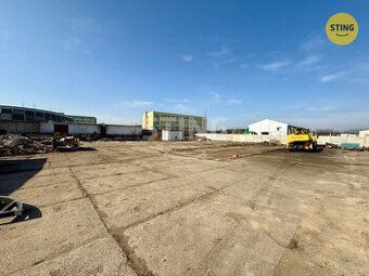 Nabízíme k pronájmu venkovní plochu o výměře cca 2 200 m², s