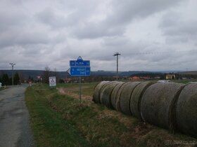 Prodám ornou půdu dobré bonity s přístupem z hlavní silnice,