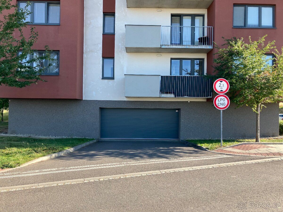 Nabízím Vám k pronájmu garážové stání v Olomouci, na ulici A