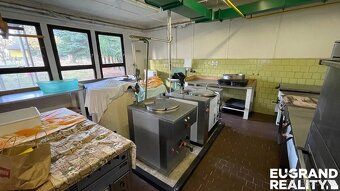 Ev.č. 05858 Exkluzivně Vám nabízíme k prodeji rozsáhlý rekre