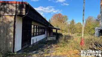Ev.č. 05858 Exkluzivně Vám nabízíme k prodeji rozsáhlý rekre