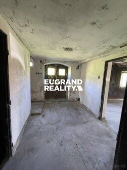 Ev.č. 05741 Prodej prostorného rodinného domu k rekonstrukci