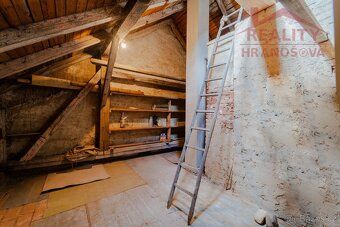 Nabízíme Vám ke koupi rodinný dům o dispozici 4,5 + 1 v žáda