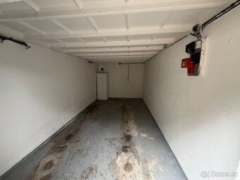 Dlouhodobě pronajmu garáž 20 m2, v areálu garáží v Blatenské