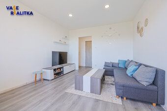 Nabízíme k pronájmu vzdušný a vybavený byt o dispozici 3+1 a