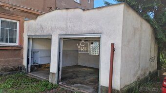 Zděná řadová dvougaráž (40 m2), včetně dalších dvou parkovac