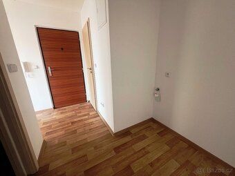 Nabízíme Vám k podnájmu větší , velice elegantní byt o dispo