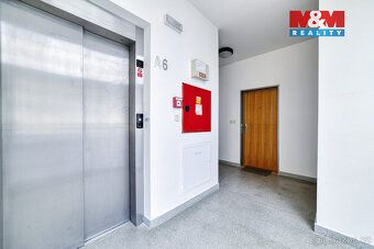 Pronájem bytu 1+kk, 32 m2, v pátém patře rezidenčního domu K