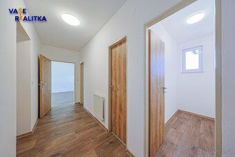 Nabízíme k pronájmu byt o dispozici 2+kk a celkové podlahové