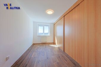 Nabízíme k pronájmu byt o dispozici 2+kk a celkové podlahové