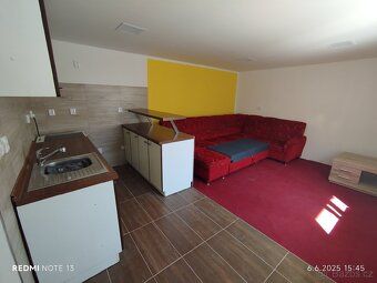 Pronajmu prostory o velikosti cca 100 m² a 180 m².
První pro