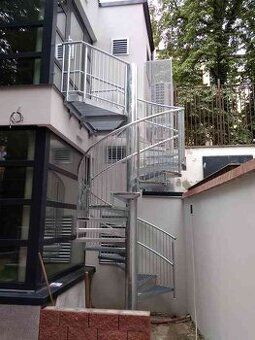 Prodej společnosti provozující rychlé občerstvení v centru -
