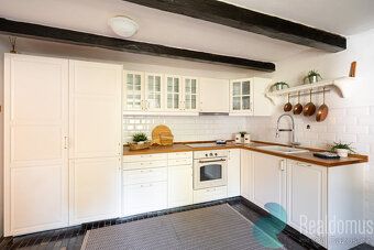 Tento dům s dispozicí 5+1 a užitnou plochou přes 180 m² se n