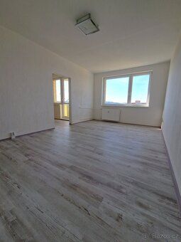 Nabízím k pronájmu velký světlý byt 3+1 70 m2 s balkónem a v