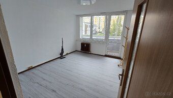 📢 Pronájem světlého bytu 2+1 (64 m²) se 3 balkony – Plzeň, S
