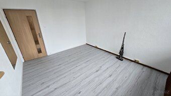 📢 Pronájem světlého bytu 2+1 (64 m²) se 3 balkony – Plzeň, S